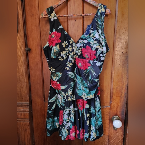 SummerMae One Piece  Skirted Swimsuit - Picture 3 of 8